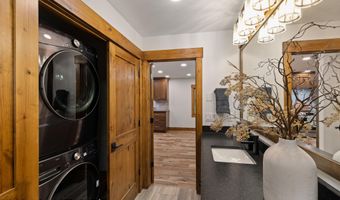 285 SPRUCE St, Alpine, WY 83128