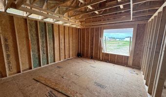 198 Holden Ln, Aberdeen, NC 28315