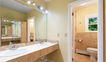 278 Green End Ave, Middletown, RI 02842