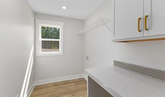 8296 Kettle Oak Dr SE, Alto, MI 49302