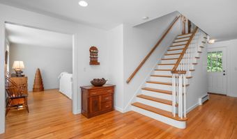 91 Allyn Ln, Barnstable, MA 02630