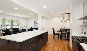 76 Swartzel Dr, Middletown, NJ 07748
