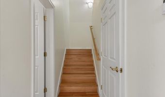 51 Dockside Ln, Belfast, ME 04915