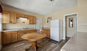 25 Manhattan Ave, Bridgeport, CT 06606