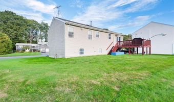 80 TOMAHAWK Trl, Cranston, RI 02921