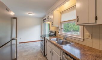629 River Rd, Agawam, MA 01001