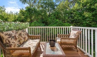 2 Dogwood Ct 2, Middlebury, CT 06762