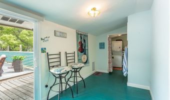 13 Adams St, Apalachicola, FL 32320