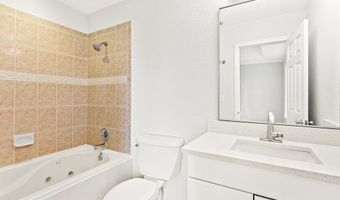 66 W 14TH St, Atlantic Beach, FL 32233