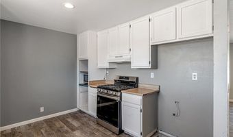 16050 Pawnee Rd, Apple Valley, CA 92307