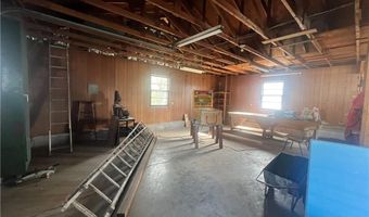 2943 NE Walnut Rd, Avondale, MO 64117