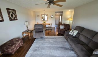 511 Clearwater Cir, Beatrice, NE 68310