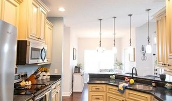 110 Lake Ridge Dr, Baxley, GA 31513