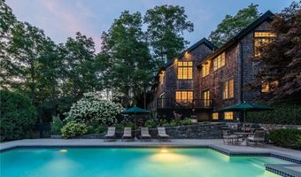 72 Summerfield Ln, Middletown, RI 02842