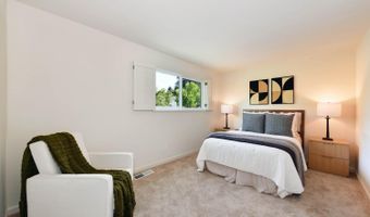 2318 Lakeview Dr, Santa Rosa, CA 95405