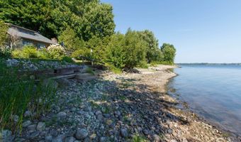 915 Fiske Rd, Alburgh, VT 05440