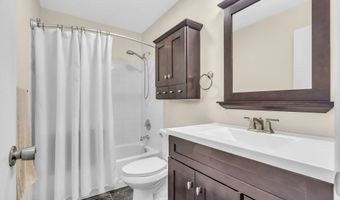 1813 Waters Edge Dr, Toms River, NJ 08753