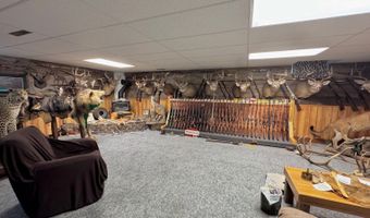 205 5th Ave NW, Bowman, ND 58623