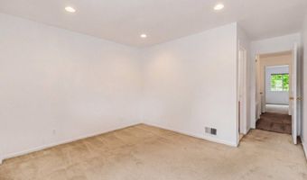 73 Encampment Dr, Bedminster, NJ 07921