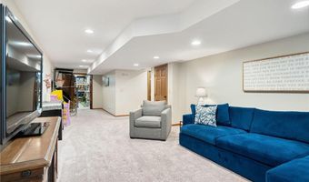 601 24th St NW, Austin, MN 55912