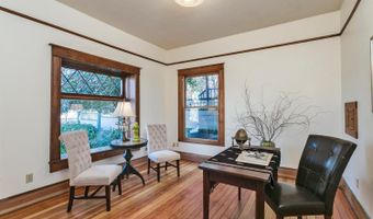 19 Gresham St, Ashland, OR 97520