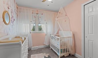 5 TRINITY Pl, Barrington, NJ 08007