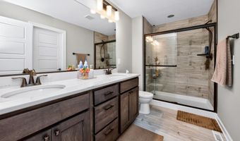2719 SW Prairie Trail Pkwy, Ankeny, IA 50023