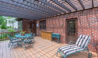 4706 32ND St N, Arlington, VA 22207