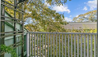 28 Young St, Newport, RI 02840