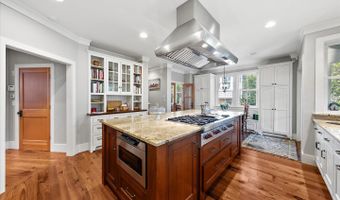 204 HOLLYWOOD St, Bethany Beach, DE 19930