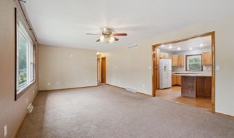 310 7th Ave SE, Dyersville, IA 52040