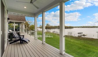 40561 N Newport Dr, Antioch, IL 60002