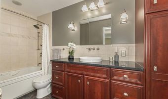 716 Reinke Rd, Ballwin, MO 63021