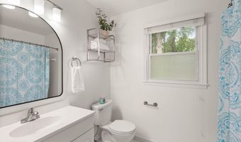 8470 NICOLE Ct, Annandale, VA 22003