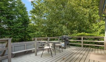 40 Red Oak Dr, Coventry, RI 02816