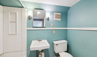 56 Chapel St, Augusta, ME 04330
