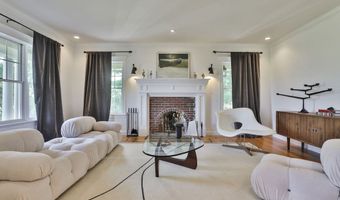 108 Oak Trl, Bolton, MA 01740