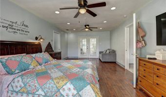 912 S 7th St, Aransas Pass, TX 78336
