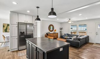 7368 NE BERWICK Dr 2, Ankeny, IA 50021