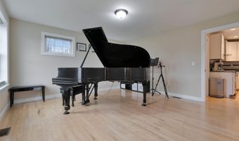 58 Village Place Dr, Barrington, NH 03825