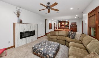 33943 Mill Creek Dr, Adel, IA 50003