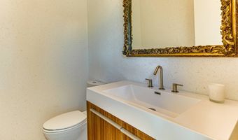 393 Cranberry Hole Rd, Amagansett, NY 11930