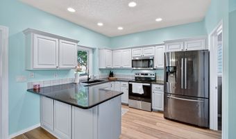1235 Bentwood Ct, Altoona, IA 50009
