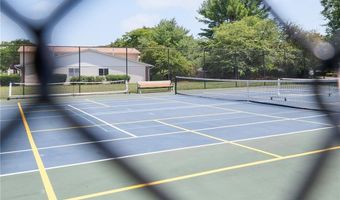 933 Williamsburg Cir, Warwick, RI 02886