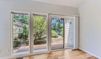 7582 SW CRESMOOR Dr, Beaverton, OR 97008