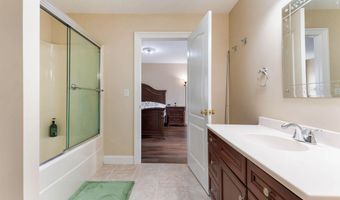 22 Harvest Hill Ln 4, Auburn, ME 04210