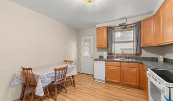 8464 Becker Ave, Allen Park, MI 48101