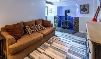 2 Quail Hollow Ct, Beacon Falls, CT 06403
