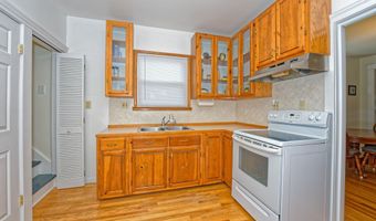 22 Lawnridge Ave, Albany, NY 12208