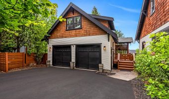 157 NW Black Hawk Ave, Bend, OR 97703